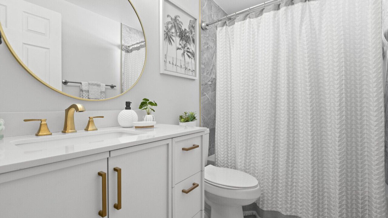 Photo of Bathroom in Largo