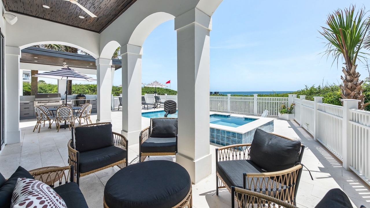 Photo of Patio Balcony in Seawalk Circle