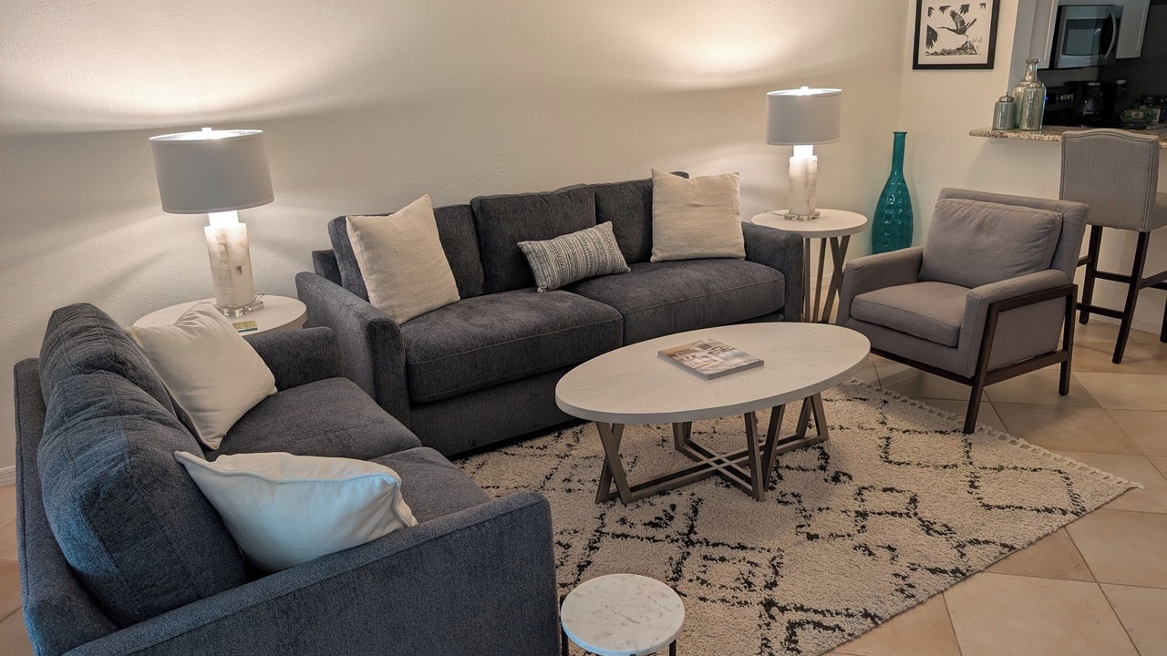 Photo of Livingroom in Pelican Bay
