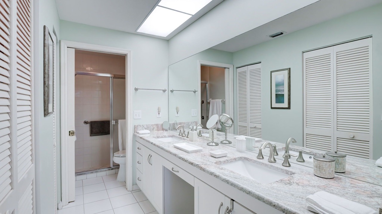 Photo of Bathroom in Pelican Bay