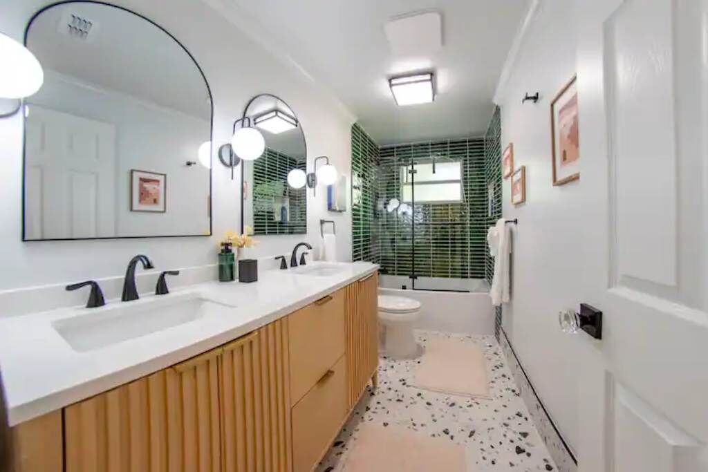 Photo of Bathroom in Willoughby Acres