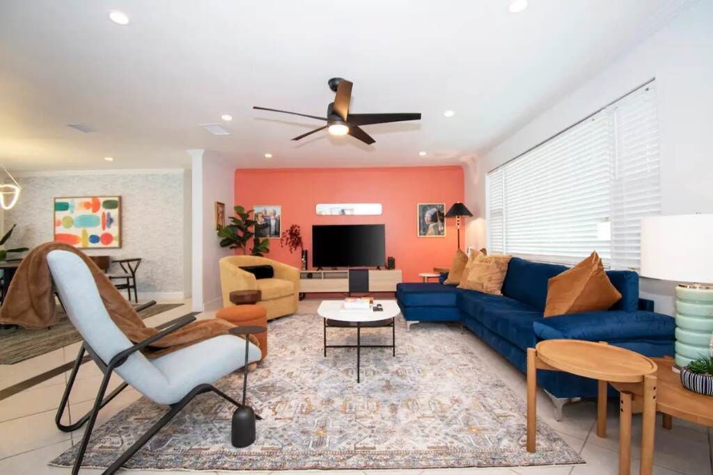 Photo of Livingroom in Willoughby Acres