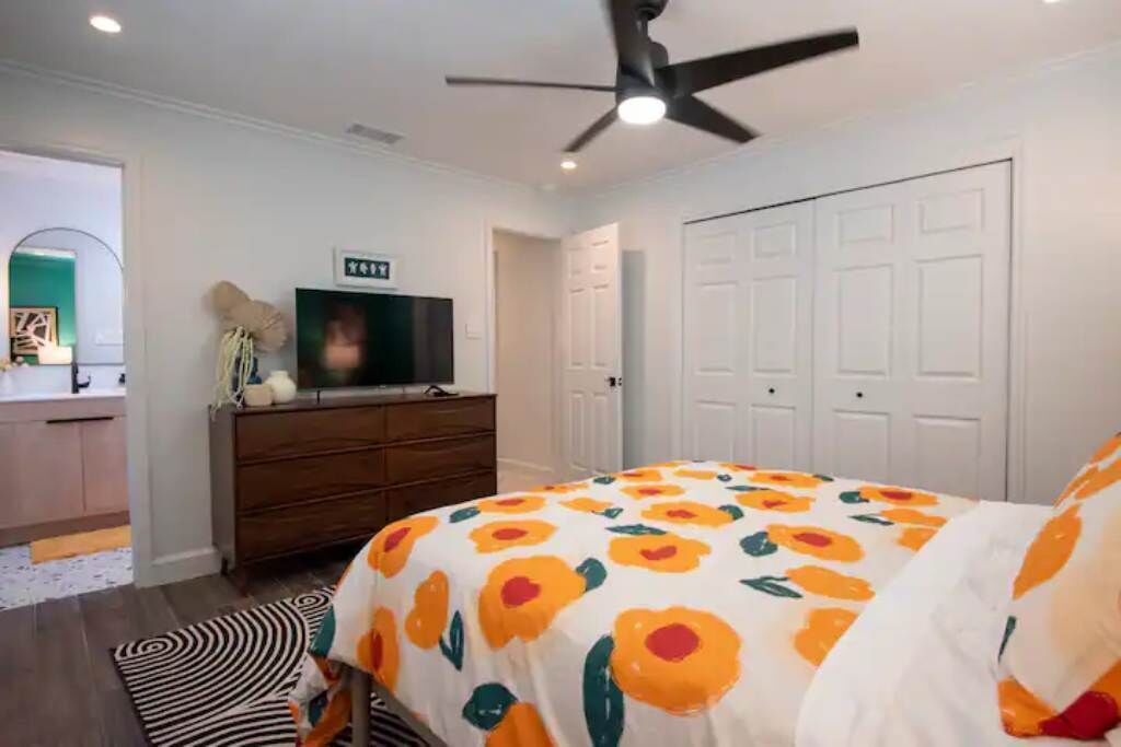 Photo of Bedroom in Willoughby Acres