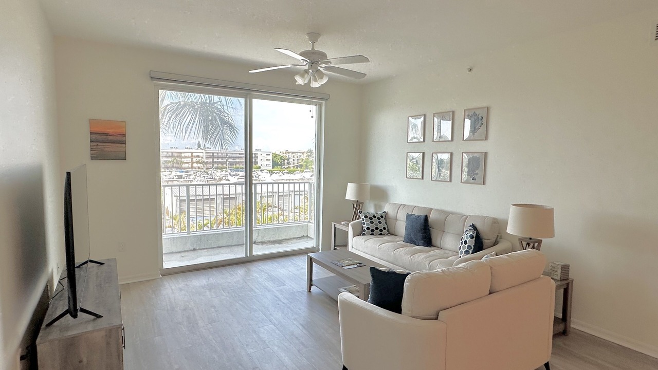 Photo of Livingroom in Lantana