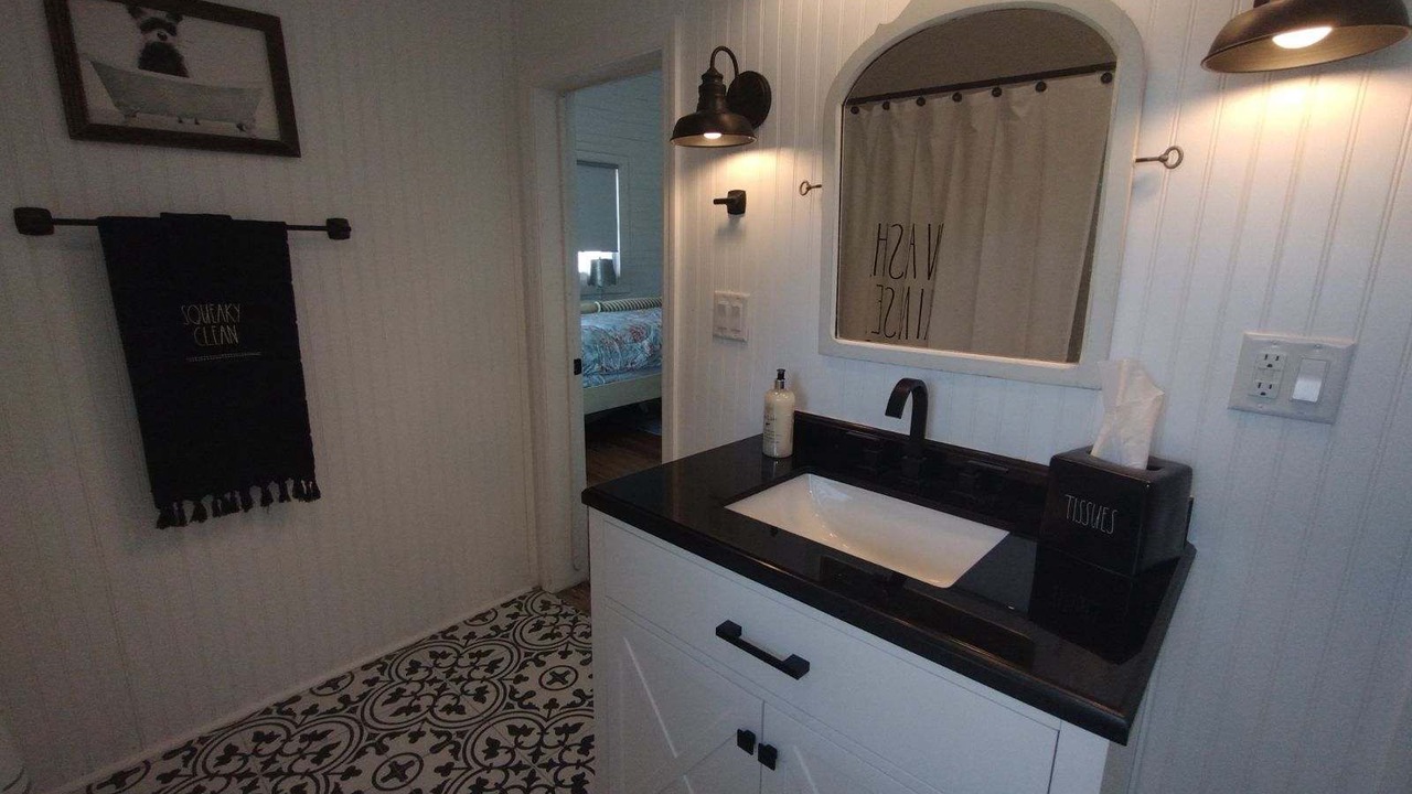 Photo of Bathroom in Brooks County