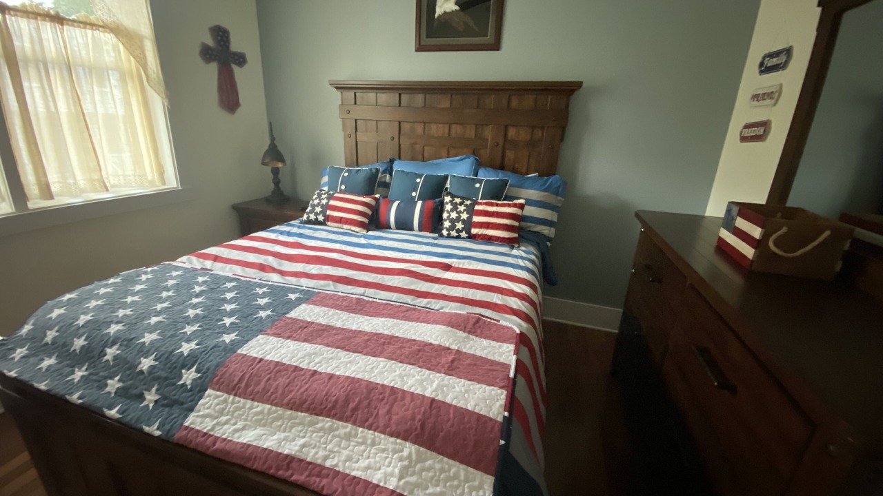 Photo of Bedroom in Steinhatchee