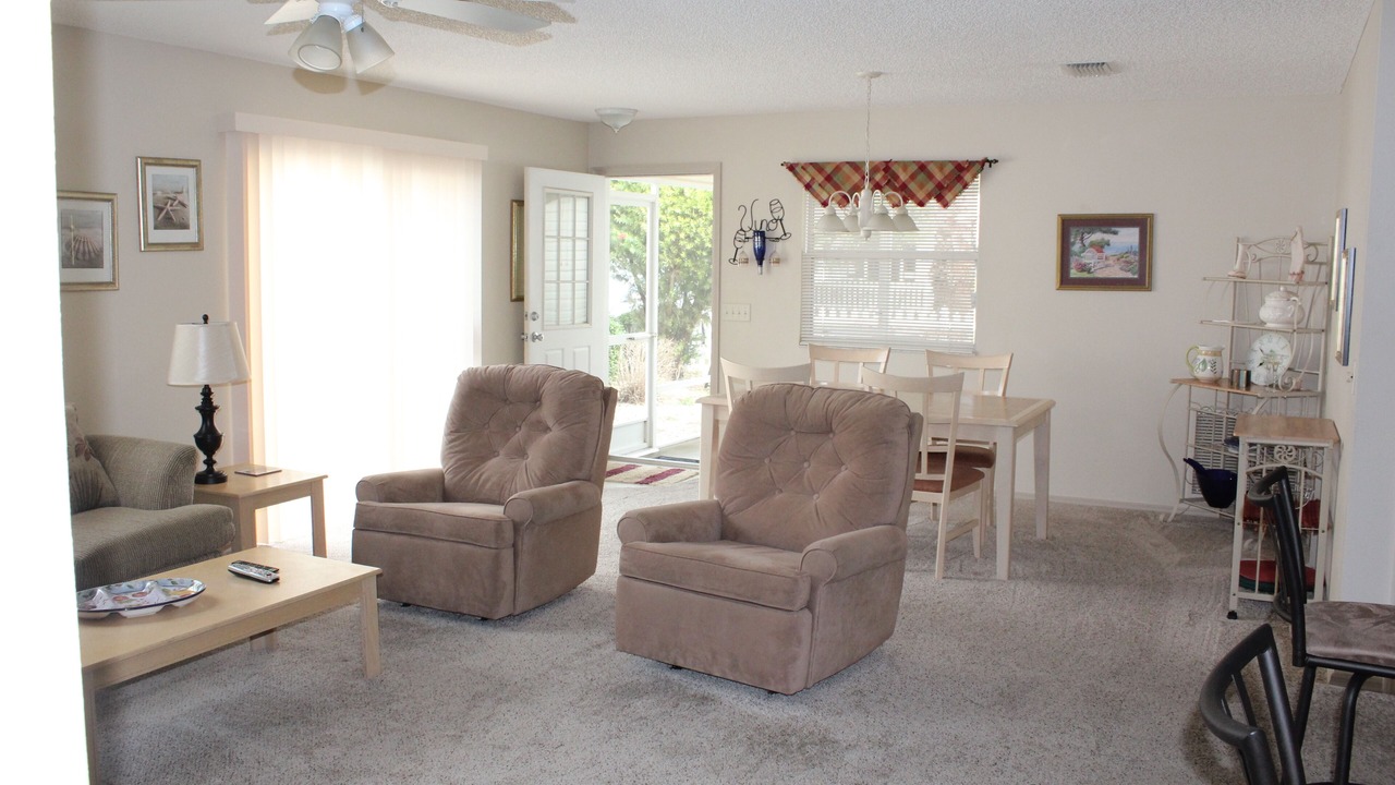 Photo of Livingroom in Calumet Grove