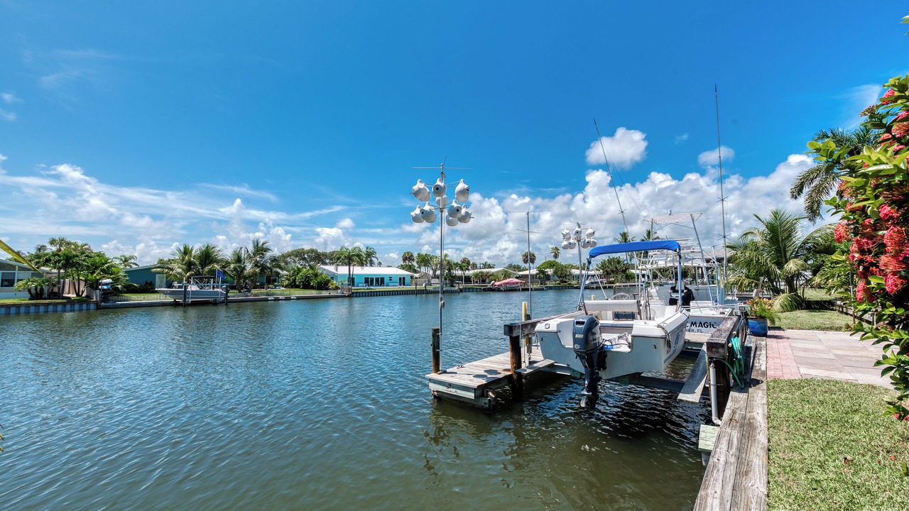 Photo of Others in Cocoa Isles