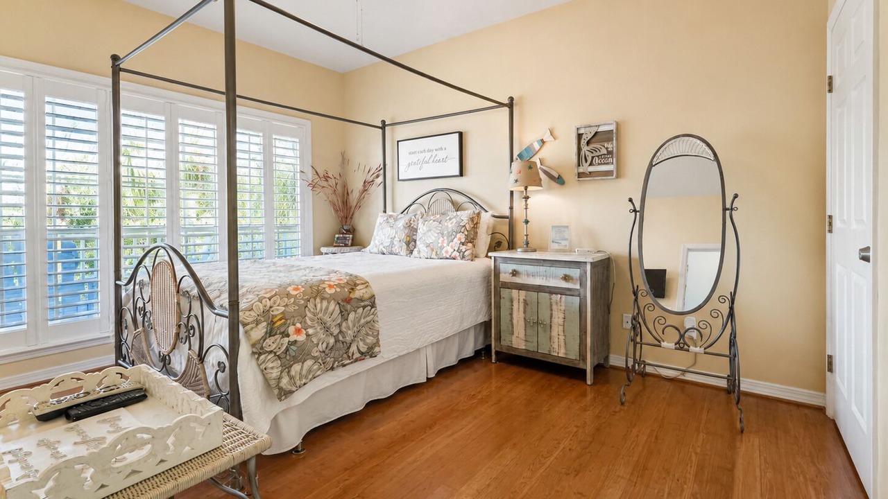 Photo of Bedroom in Dune Allen Beach