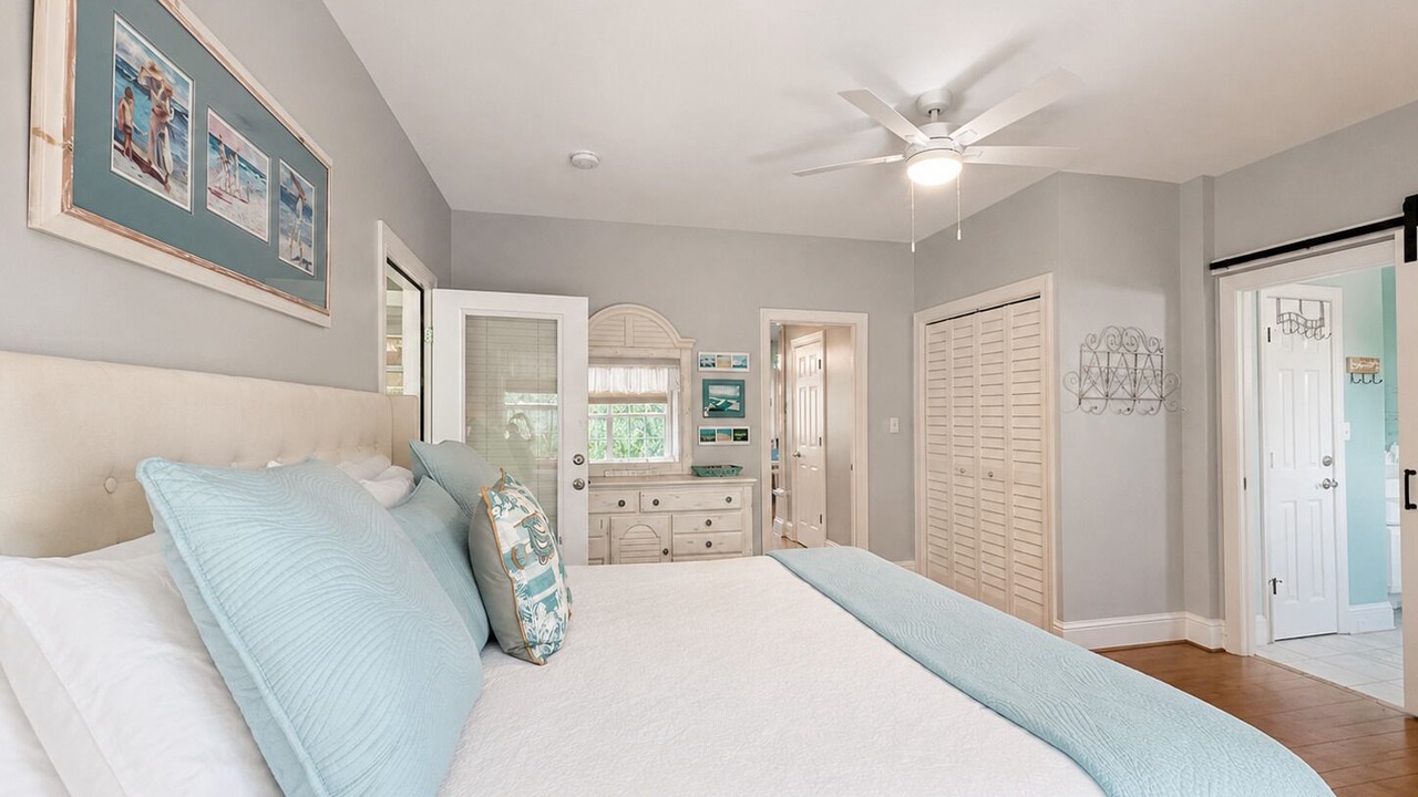 Photo of Bedroom in Dune Allen Beach
