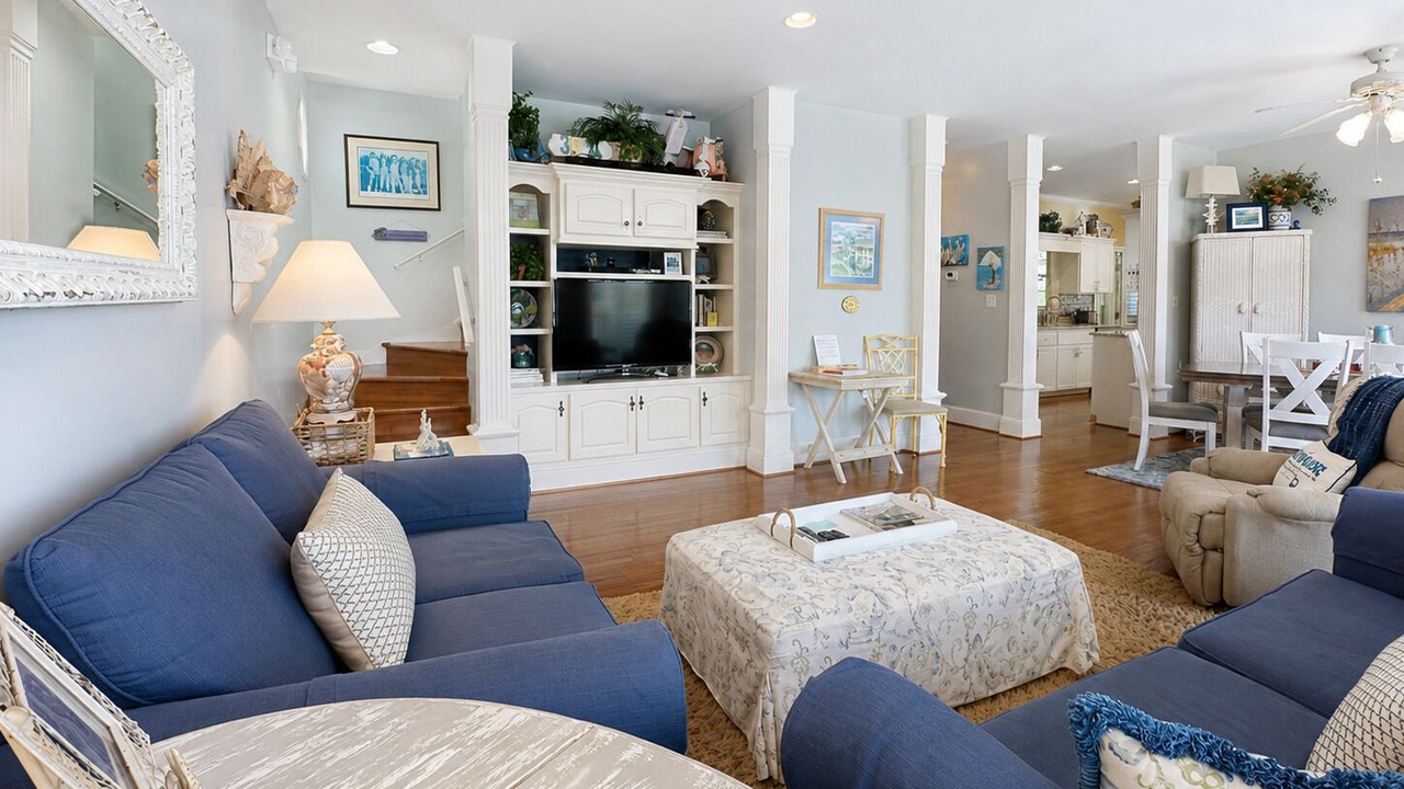 Photo of Livingroom in Dune Allen Beach