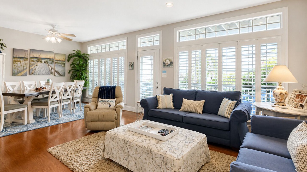 Photo of Livingroom in Dune Allen Beach