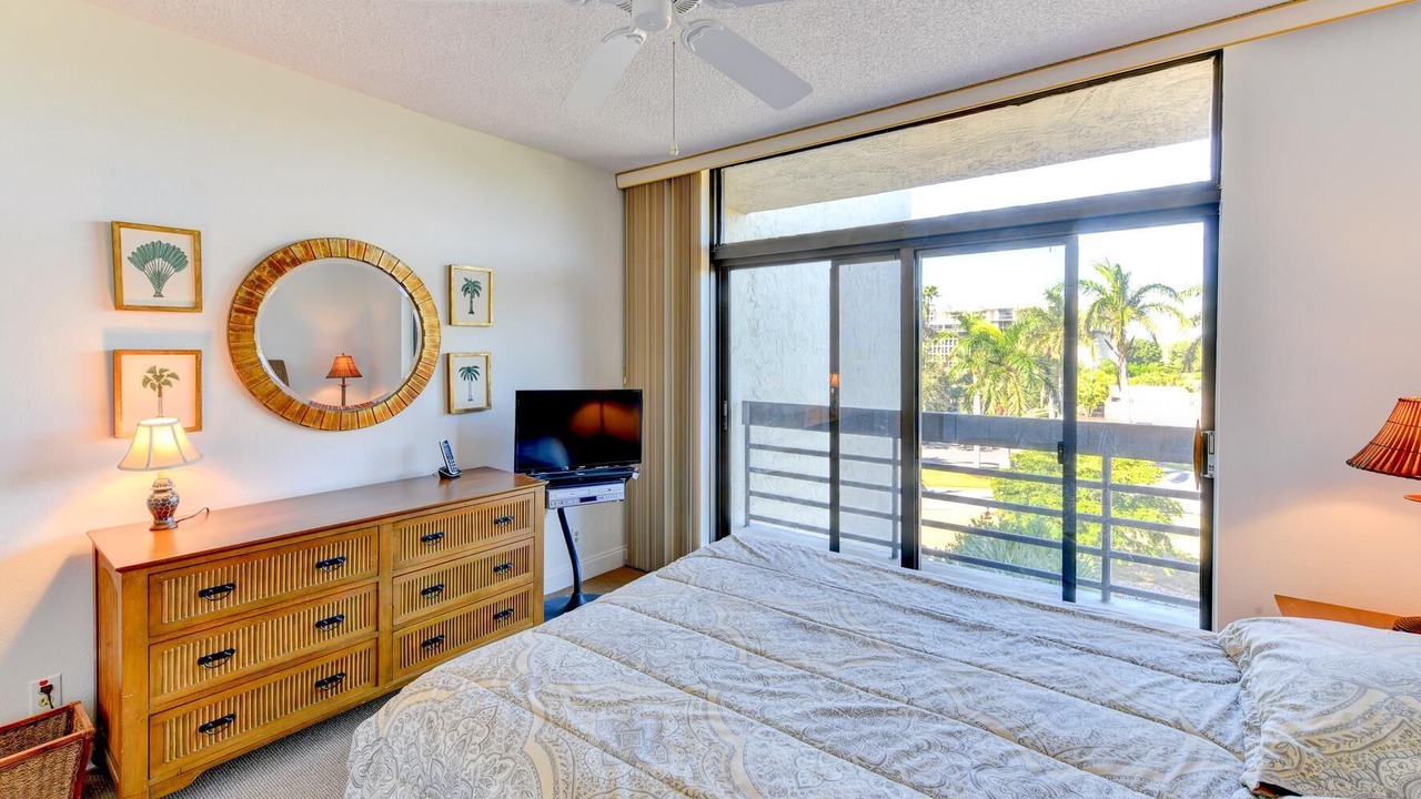 Photo of Bedroom in Longboat Key