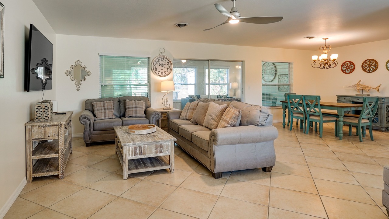 Photo of Livingroom in Englewood South