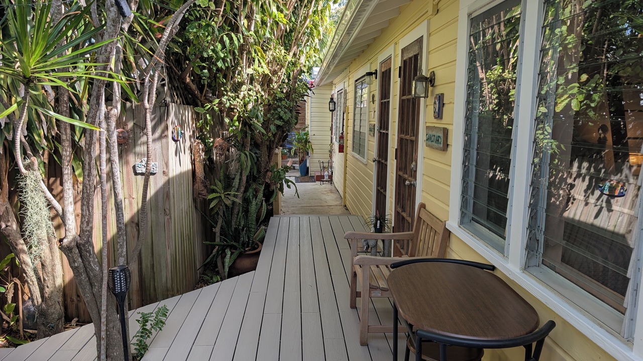 Photo of Outdoor in Uptown - Upper Duval
