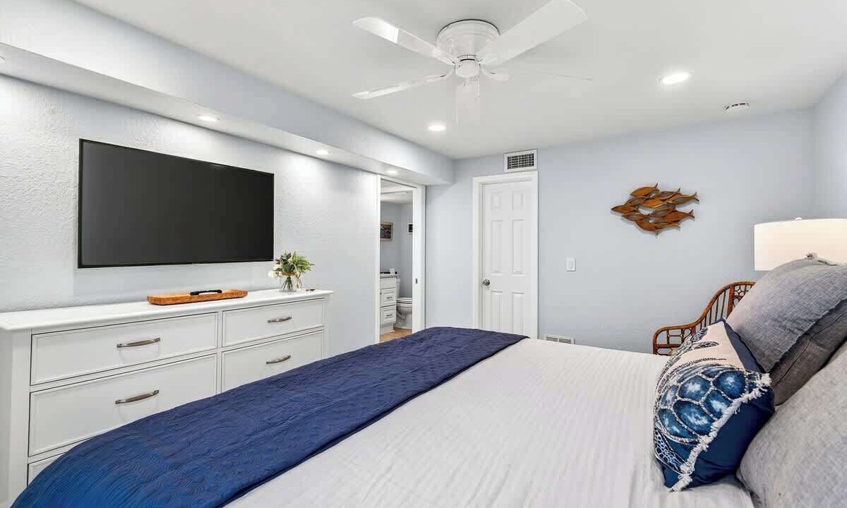 Photo of Bedroom in Belleair Beach