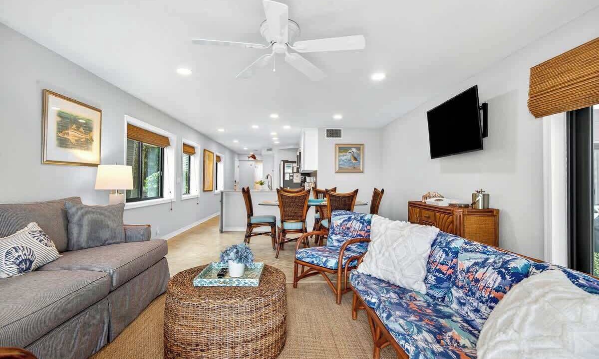 Photo of Livingroom in Belleair Beach
