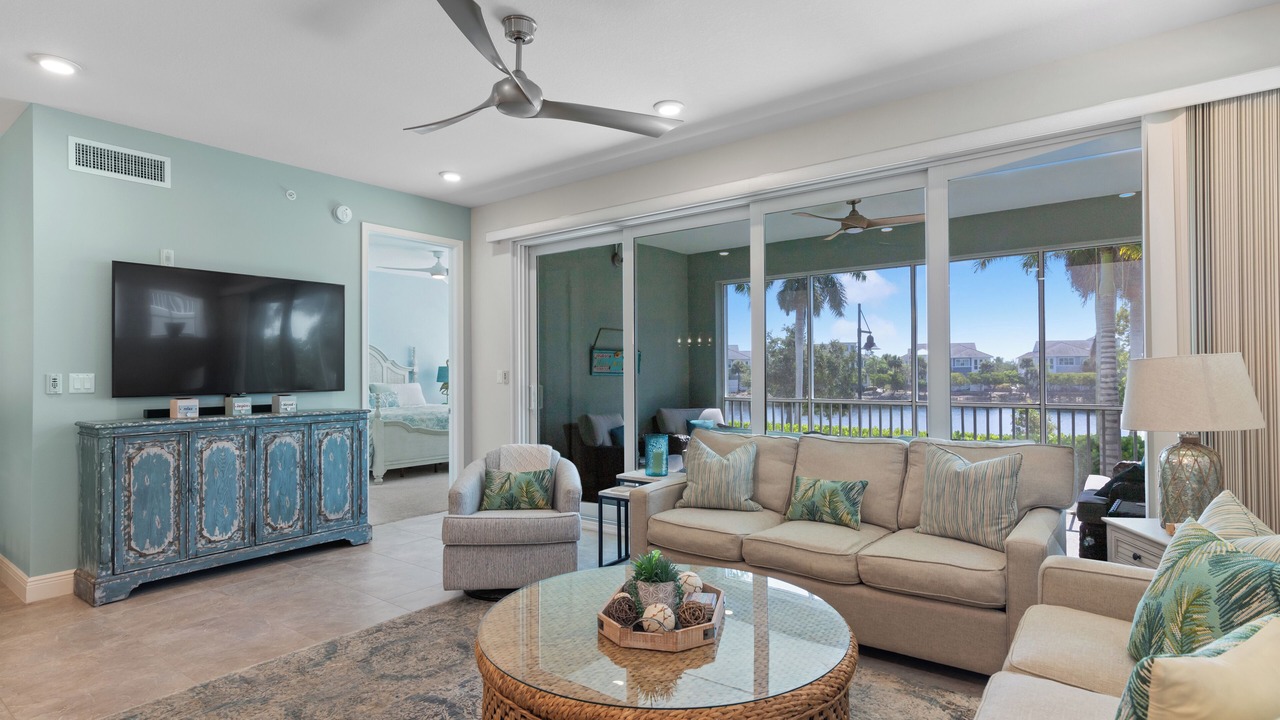 Photo of Livingroom in Whitney Beach
