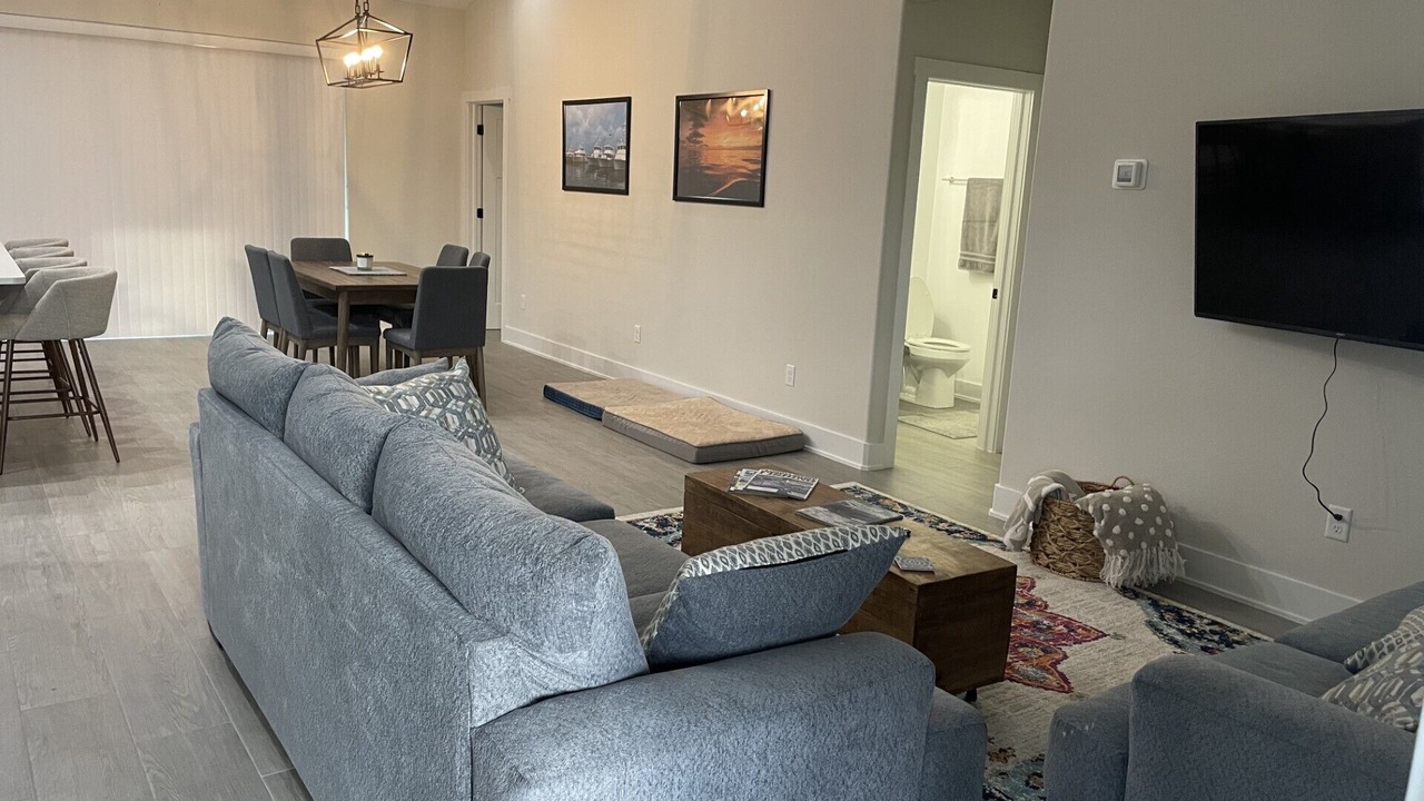 Photo of Livingroom in Indian Waters