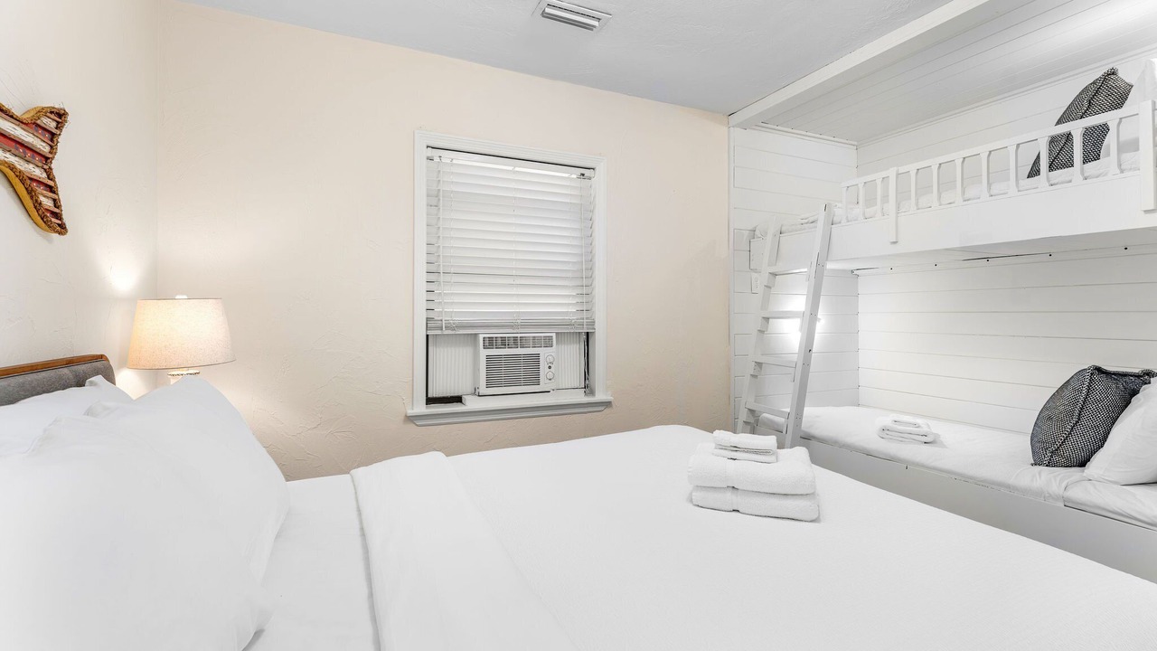 Photo of Bedroom in Carrabelle