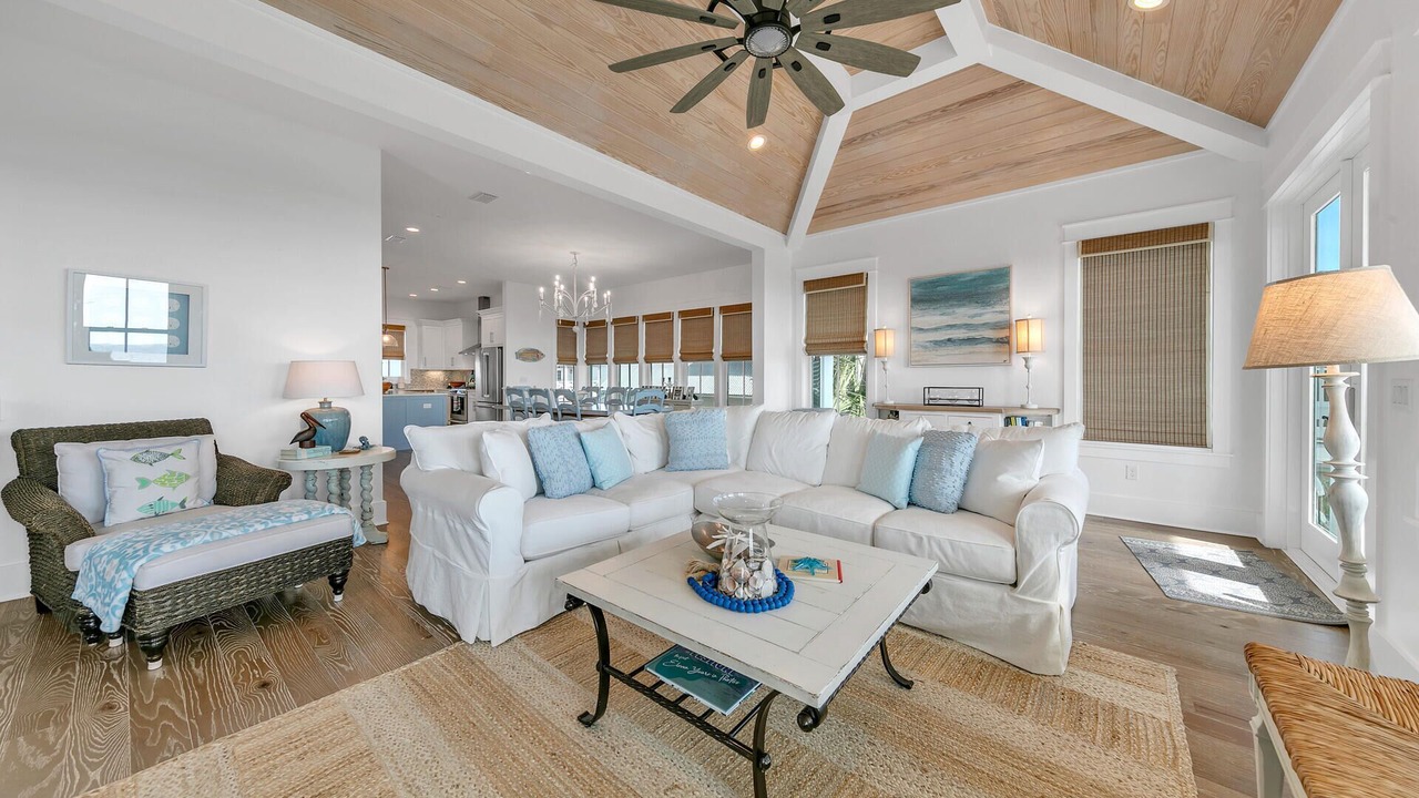 Photo of Livingroom in Dune Allen Beach