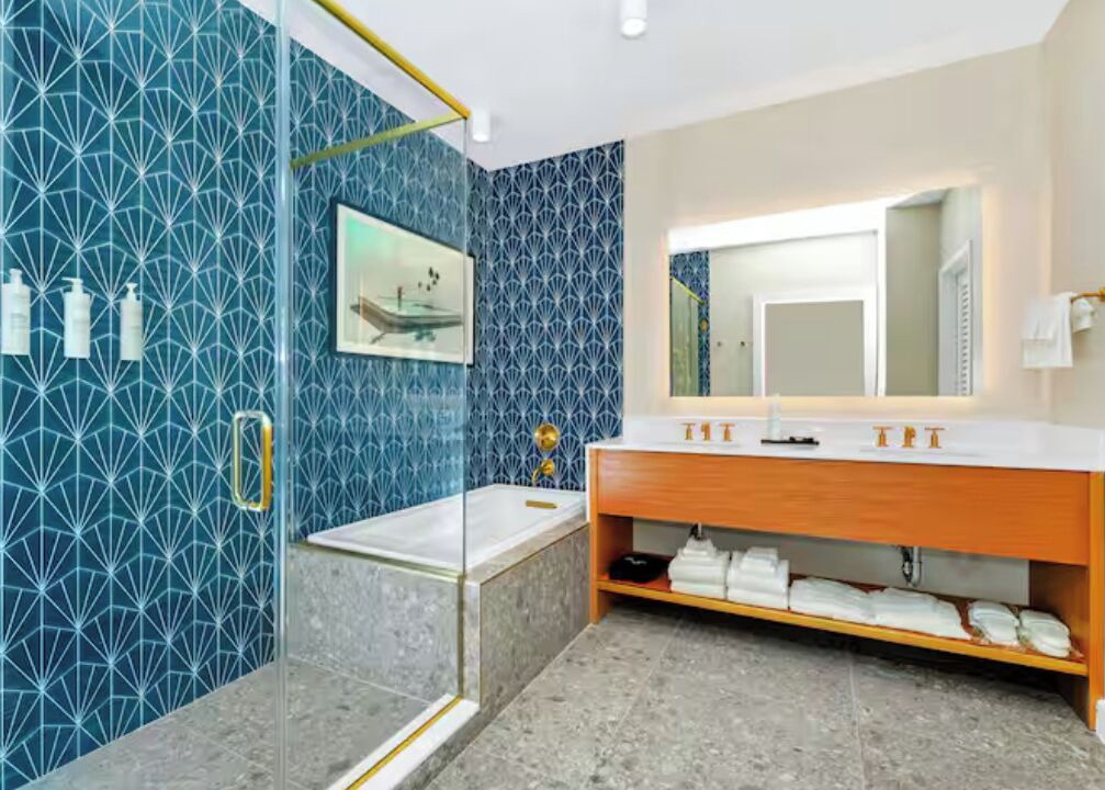 Photo of Bathroom in Bay Lake