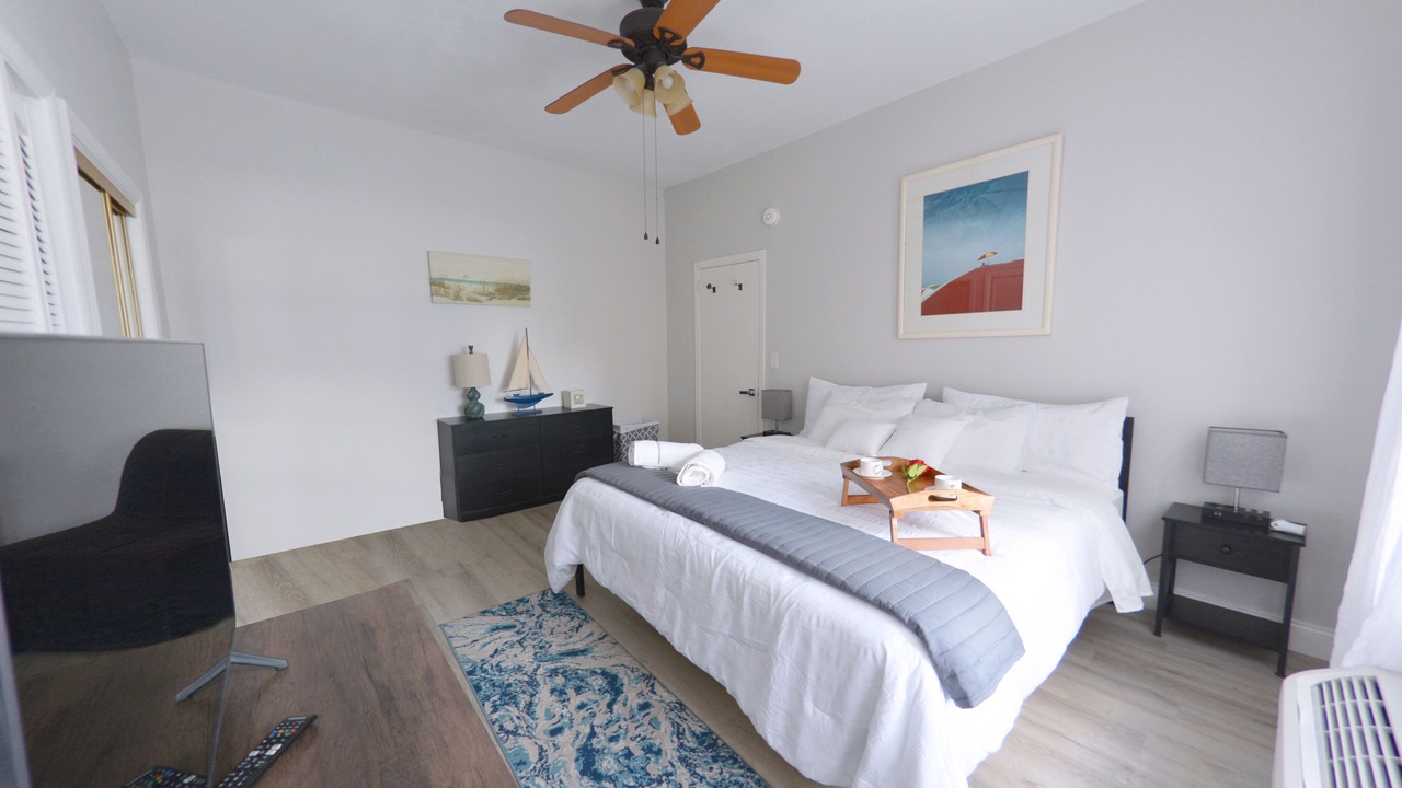 Photo of Bedroom in Hollywood South Central Beach