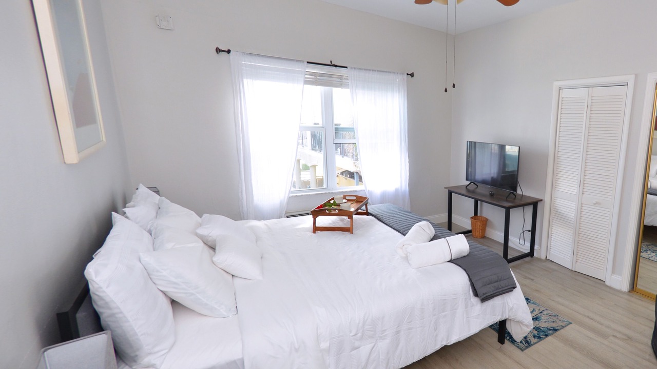 Photo of Bedroom in Hollywood South Central Beach
