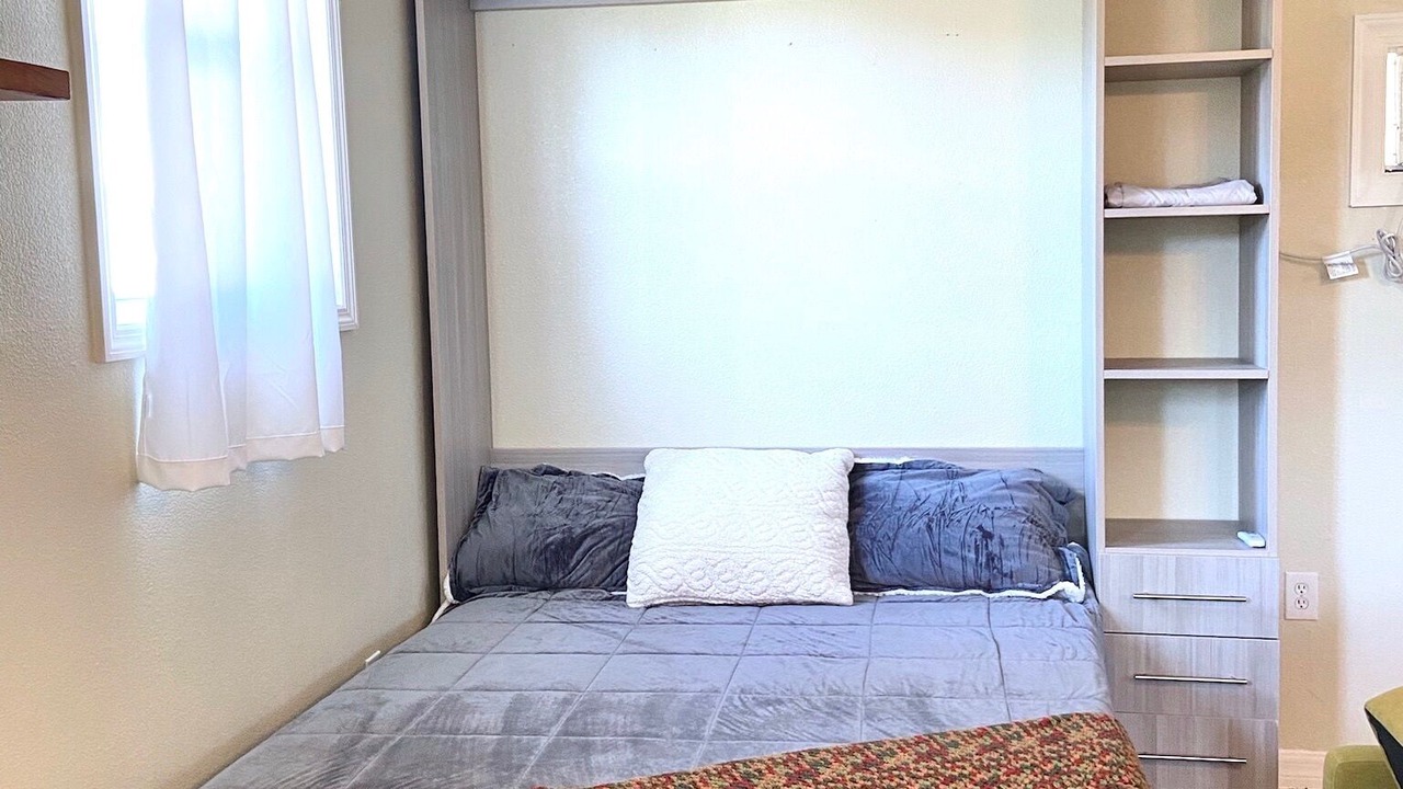 Photo of Bedroom in Pasadena On The Gulf