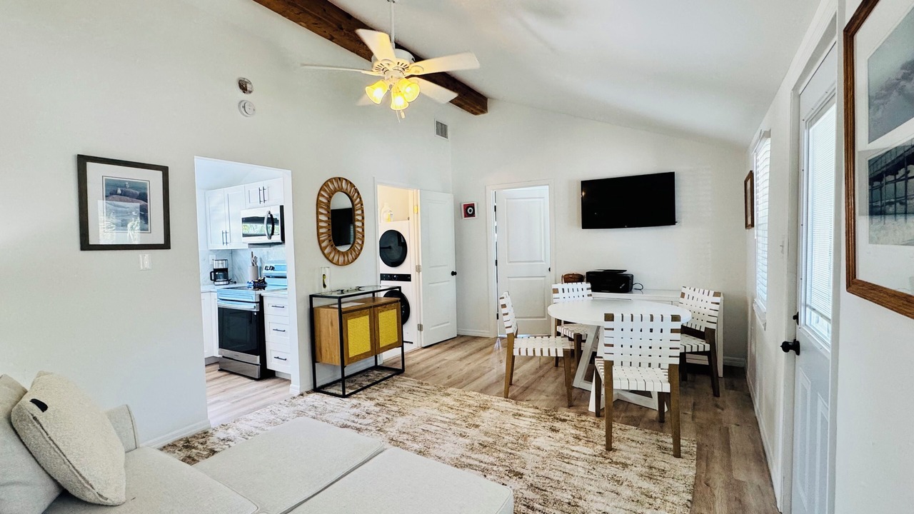 Photo of Livingroom in Whitney Beach
