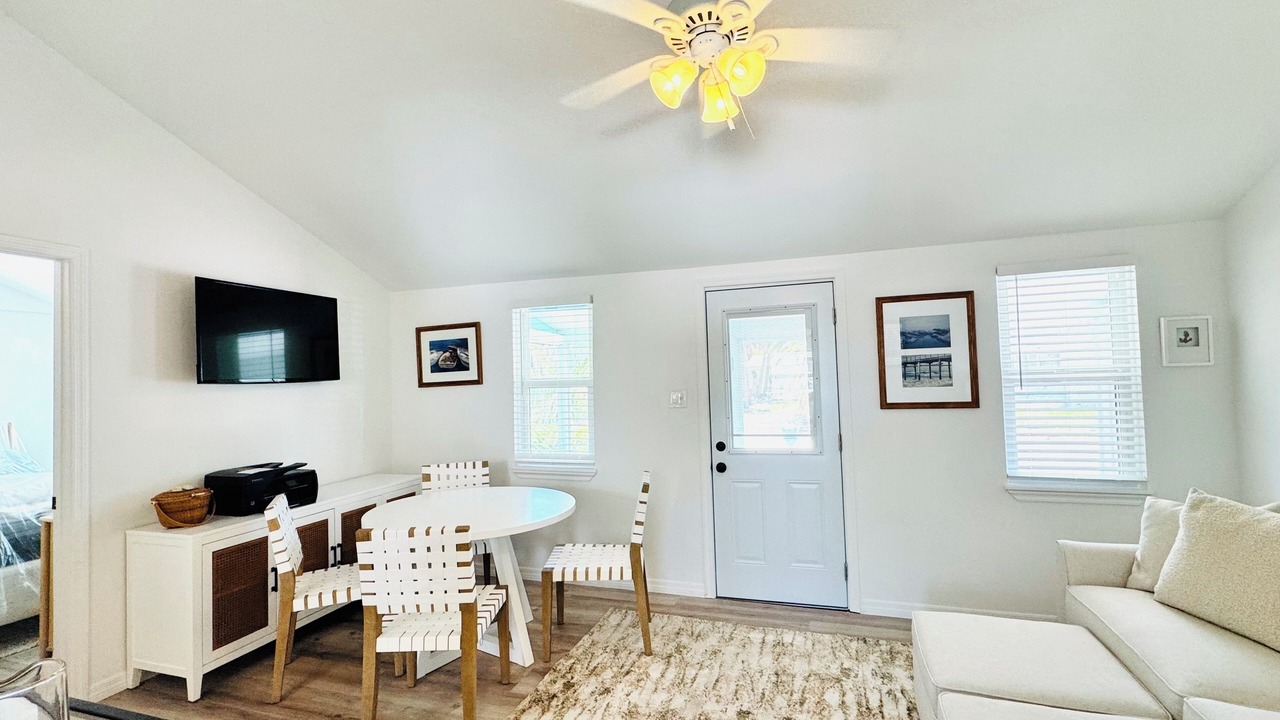 Photo of Livingroom in Whitney Beach