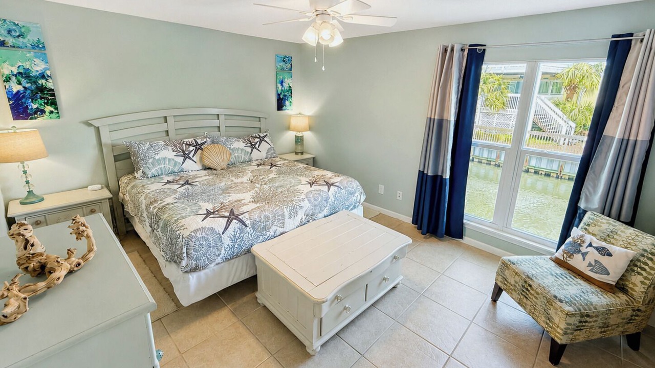 Photo of Bedroom in Holiday Isle