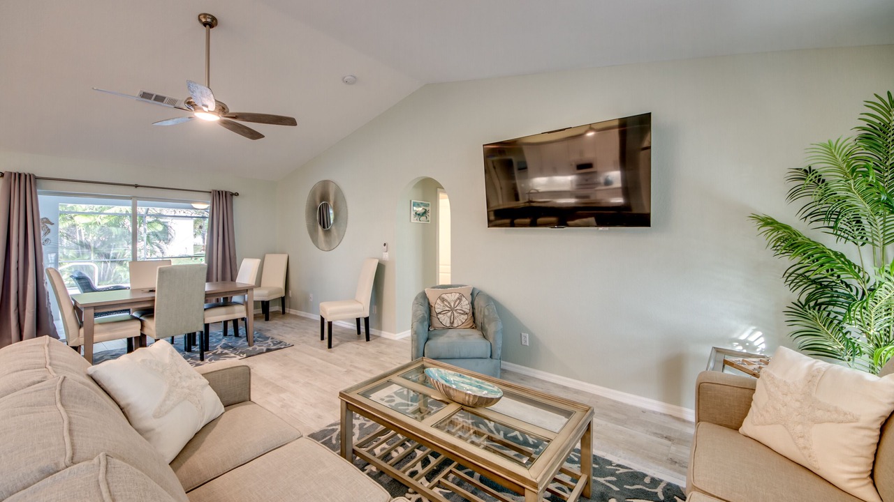 Photo of Livingroom in Pelican