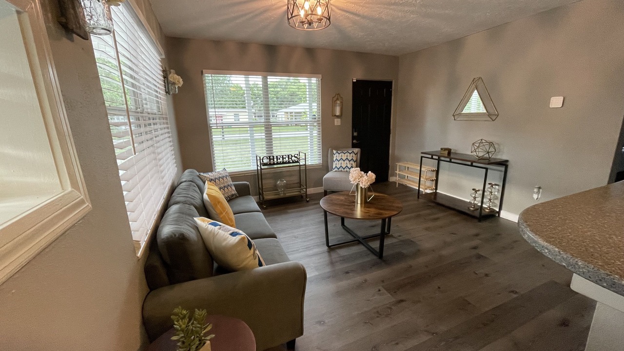 Photo of Livingroom in Gulf Gate Estates