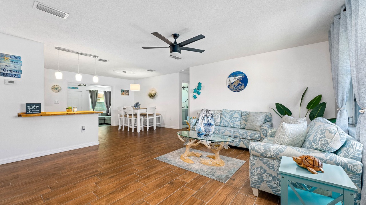 Photo of Livingroom in New Smyrna Beach