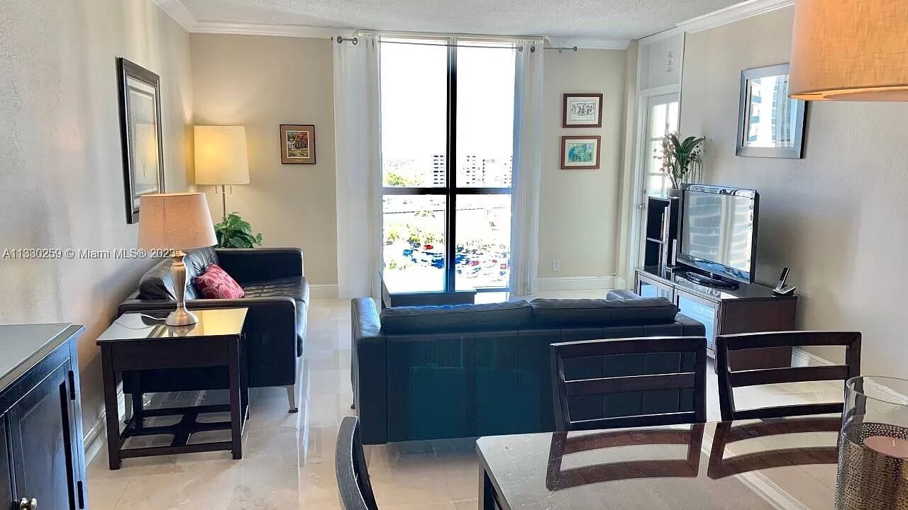 Photo of Livingroom in Hollywood South Central Beach