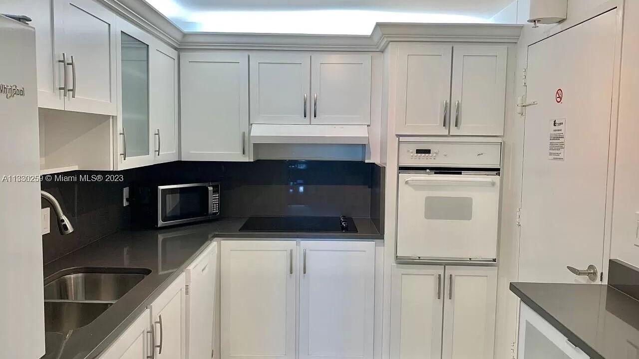 Photo of Kitchen in Hollywood South Central Beach