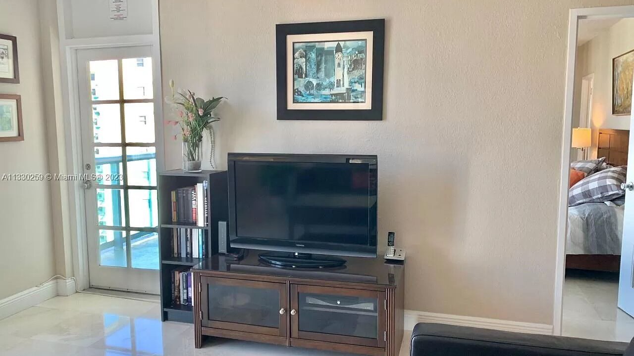 Photo of Livingroom in Hollywood South Central Beach