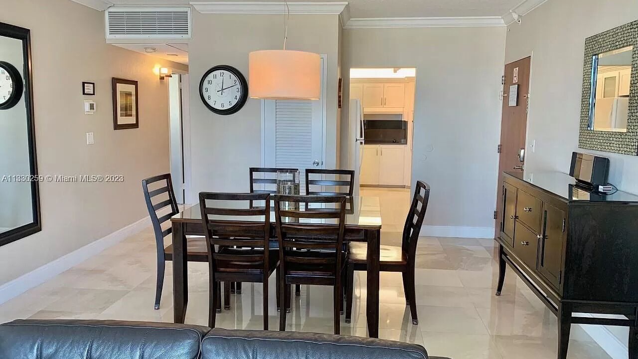 Photo of Livingroom in Hollywood South Central Beach