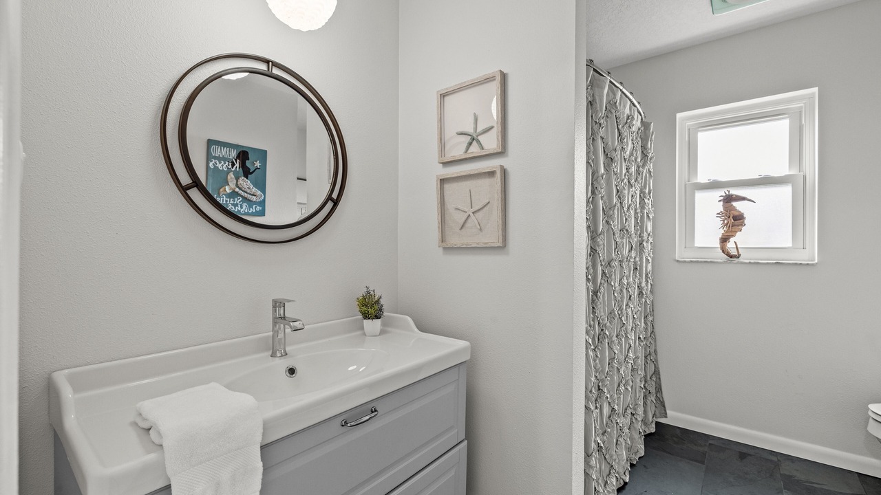 Photo of Bathroom in Apollo Beach