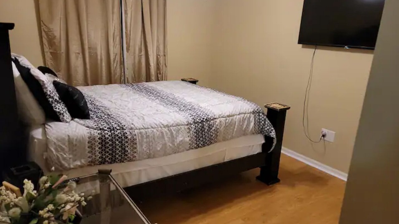 Photo of Bedroom in Lakeview Village