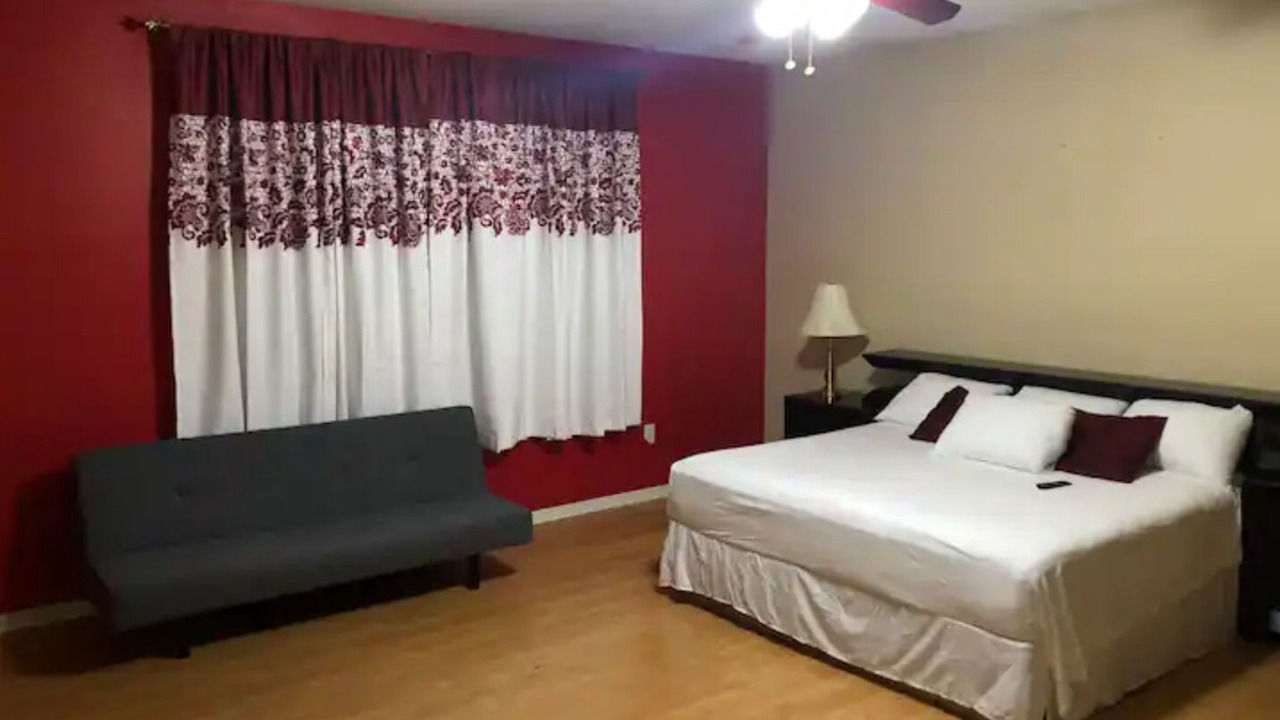 Photo of Bedroom in Lakeview Village