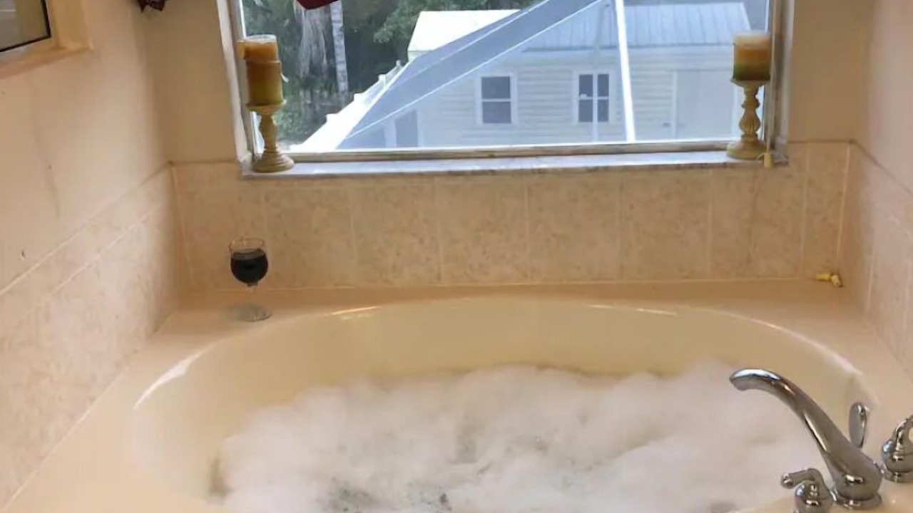 Photo of Bathroom in Lakeview Village
