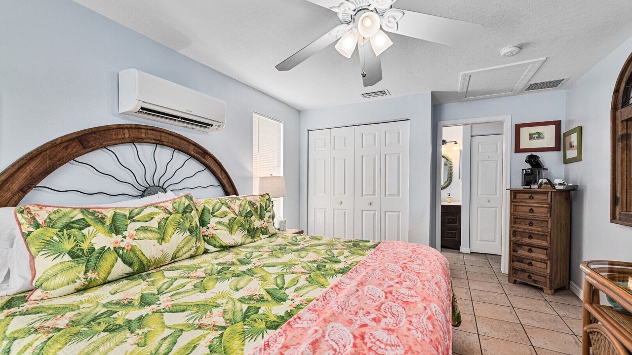 Photo of Bedroom in Historic Downtown Melbourne