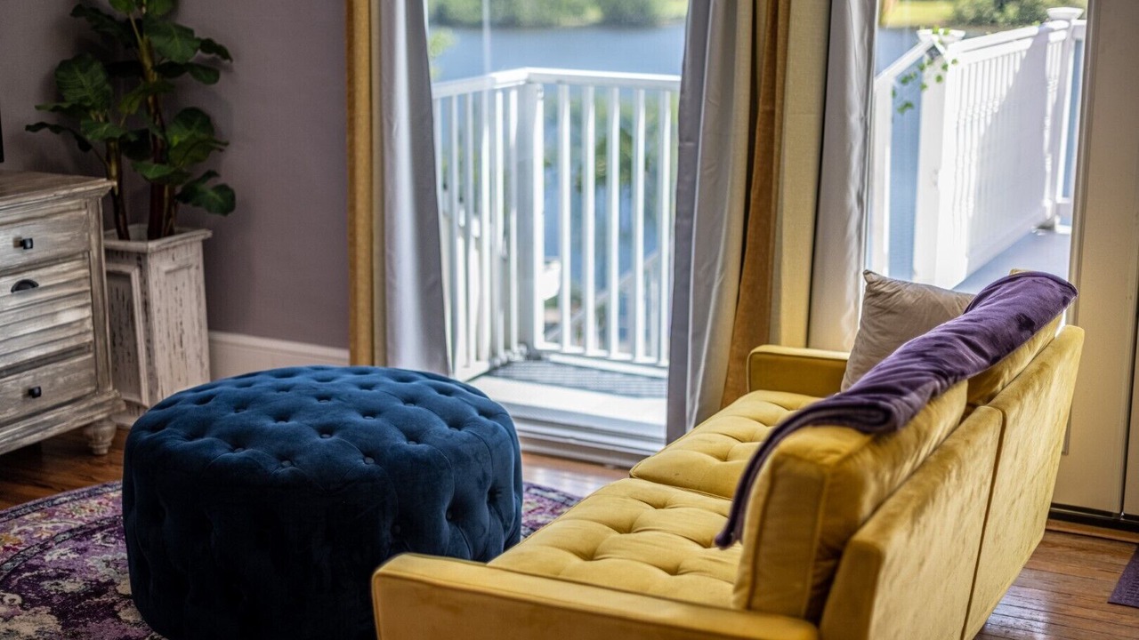 Photo of Livingroom in Historic Downtown Melbourne