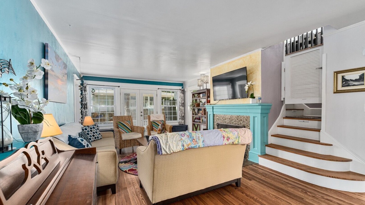 Photo of Livingroom in Historic Downtown Melbourne