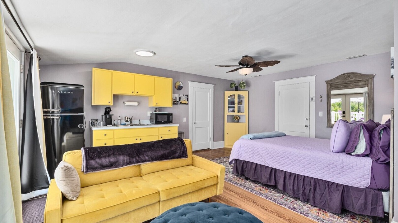 Photo of Bedroom in Historic Downtown Melbourne