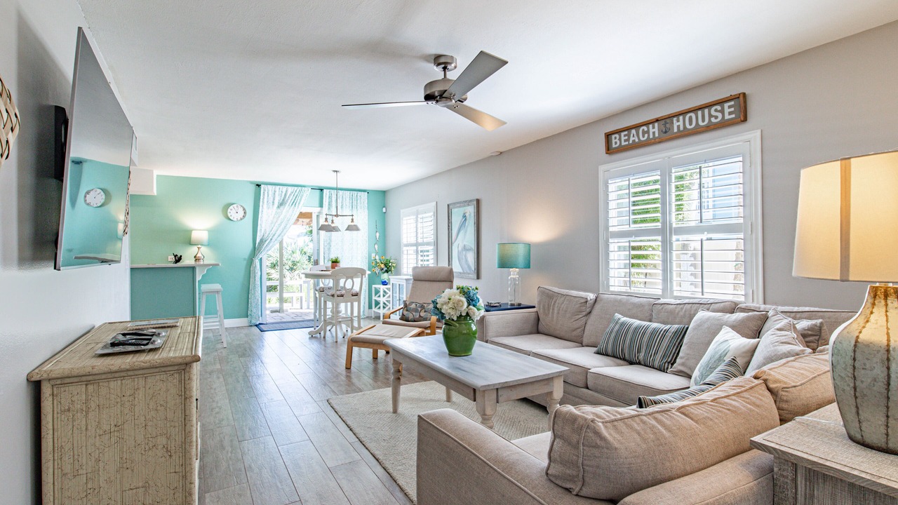 Photo of Livingroom in New Smyrna Beach