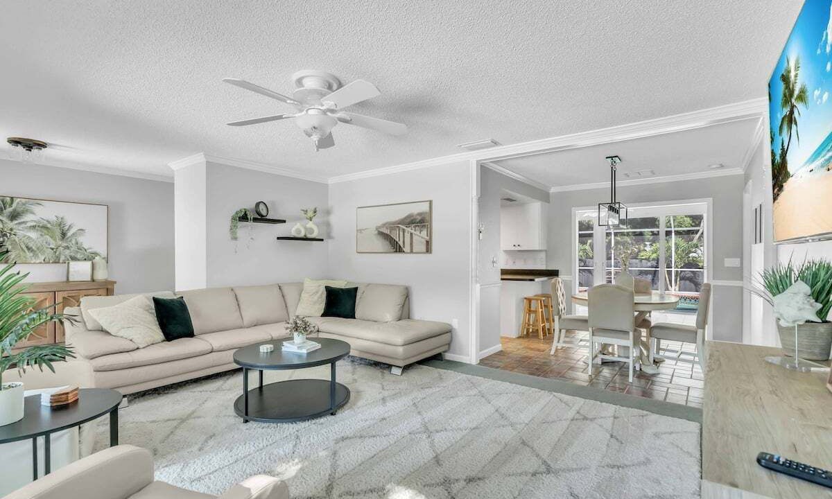 Photo of Livingroom in Sarasota Springs