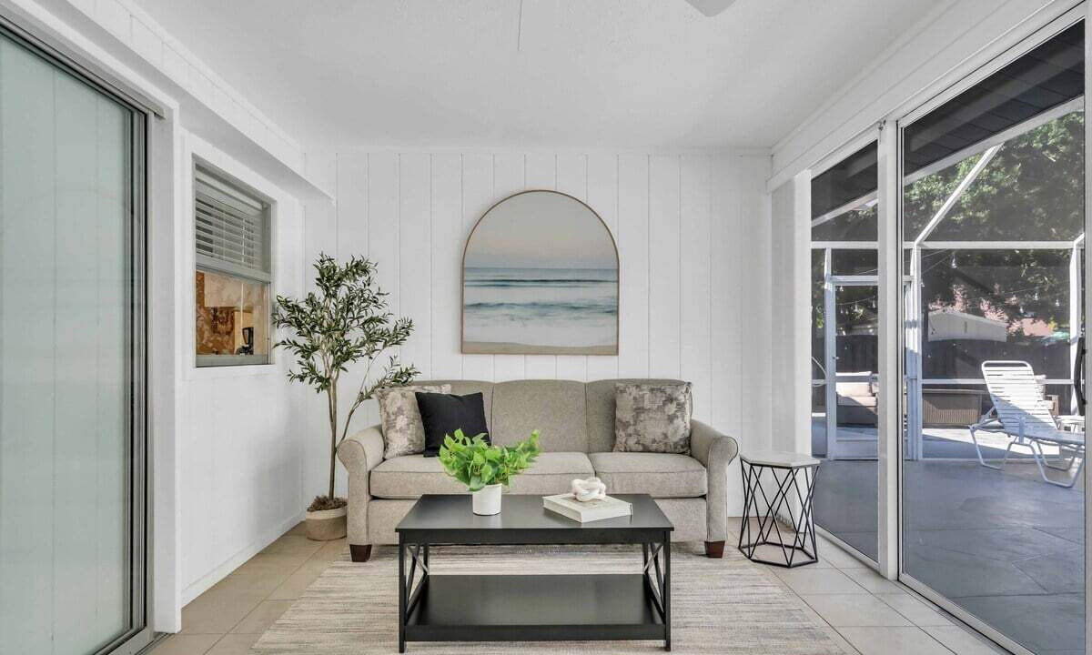 Photo of Livingroom in Sarasota Springs